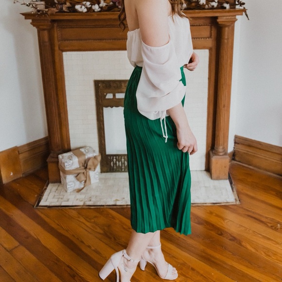 NWT Green Pleated Midi Skirt - Picture 10 of 16
